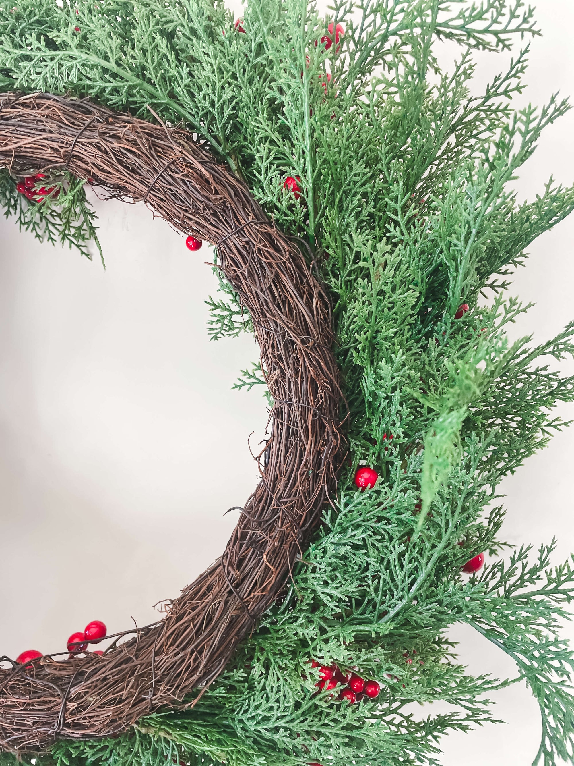 Red Berry Cedar Wreath 26&quot;